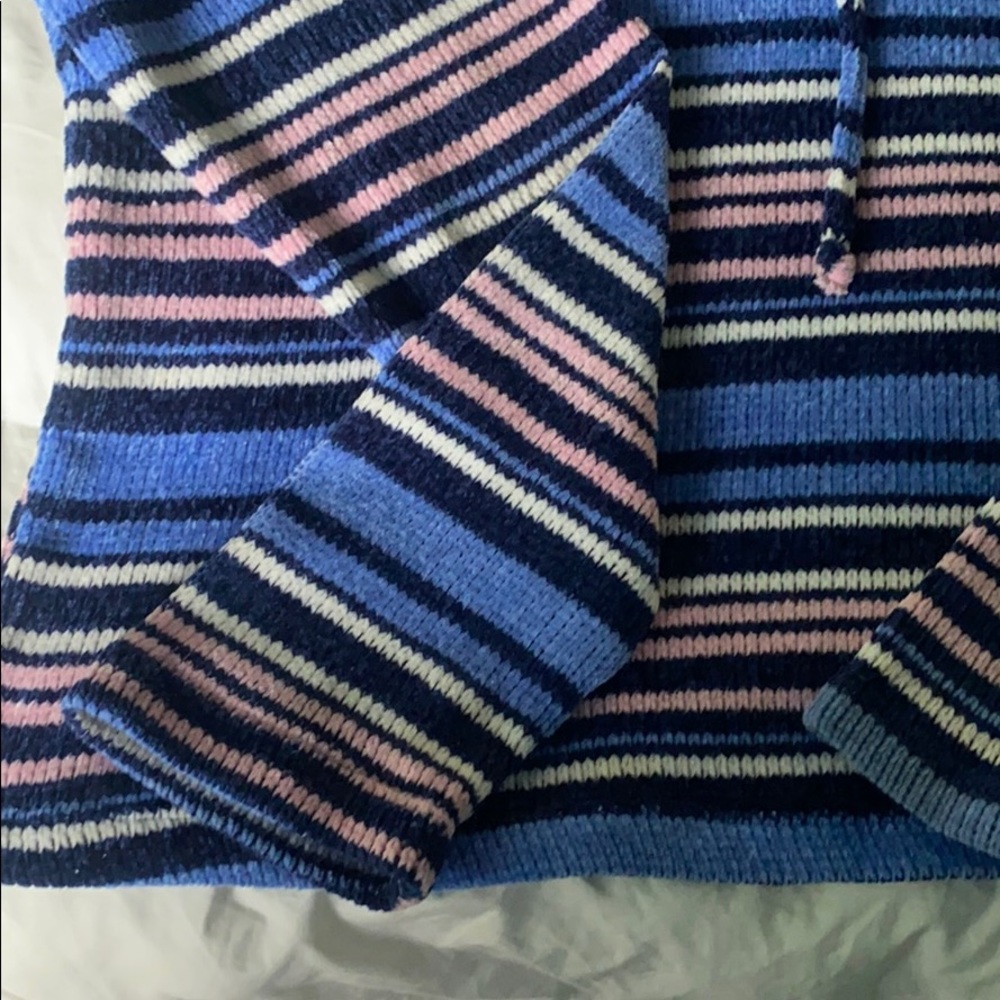 Cropped sweater - Picture 2 of 2